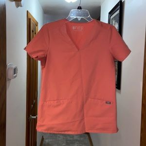 Salmon/coral Figs scrub top!